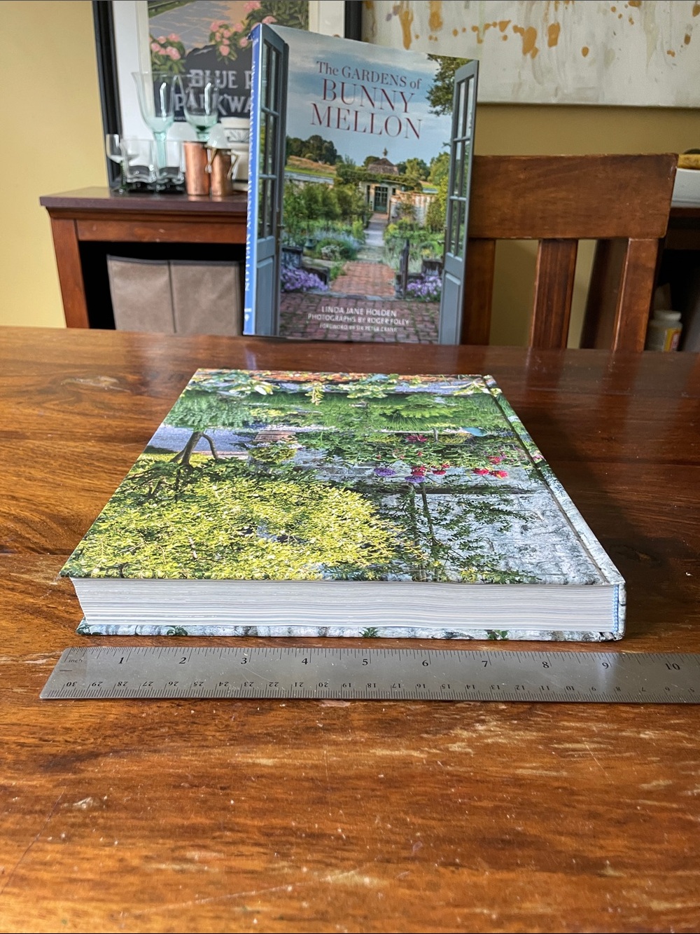 The Gardens of Bunny Mellon – Coffee Table Garden Book (Pink Title) - Picture 14 of 16